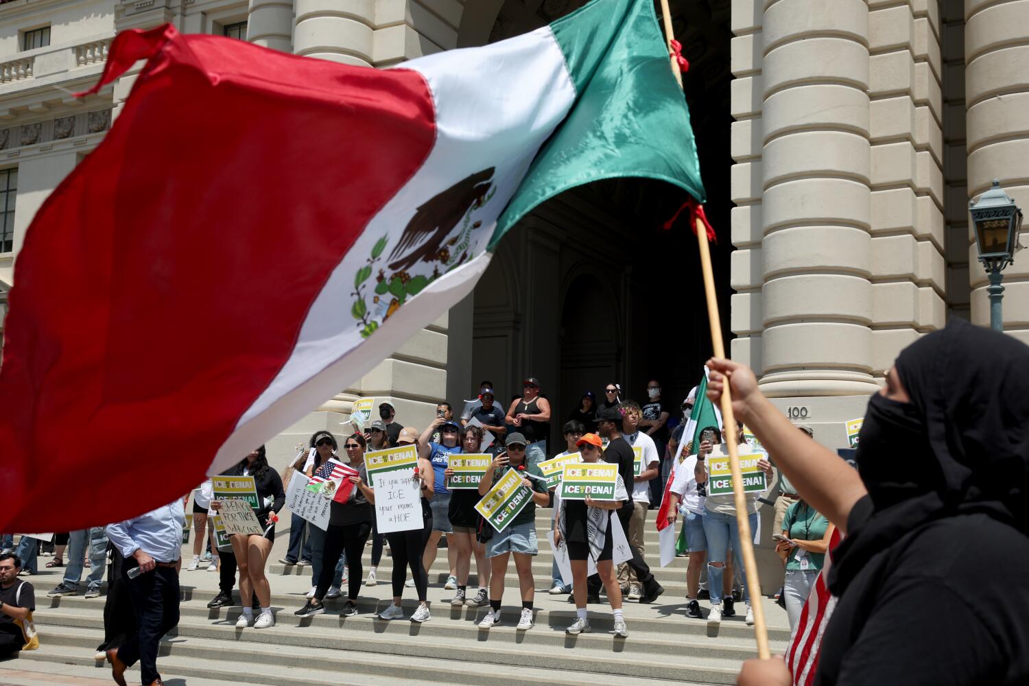 Immigrant protests, unrest in L.A. reverberate in Mexico