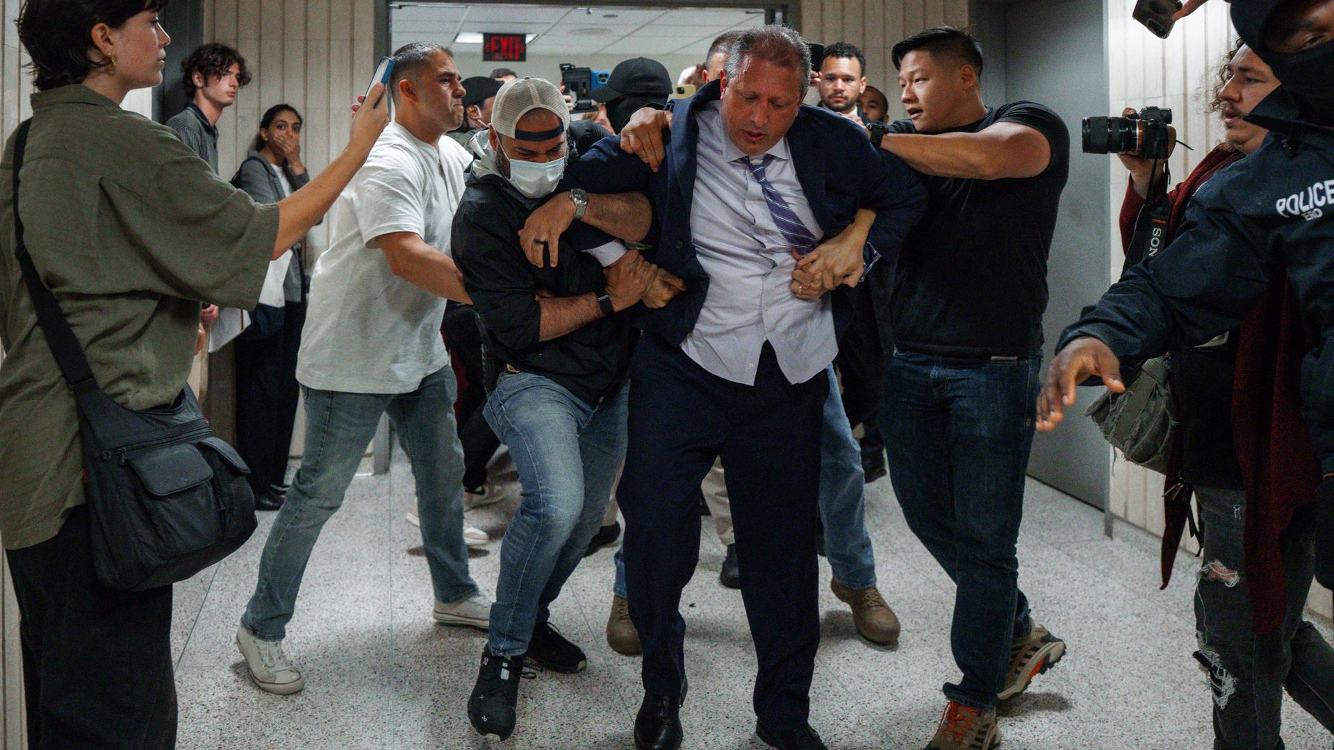 New York mayoral hopeful arrested outside courtroom