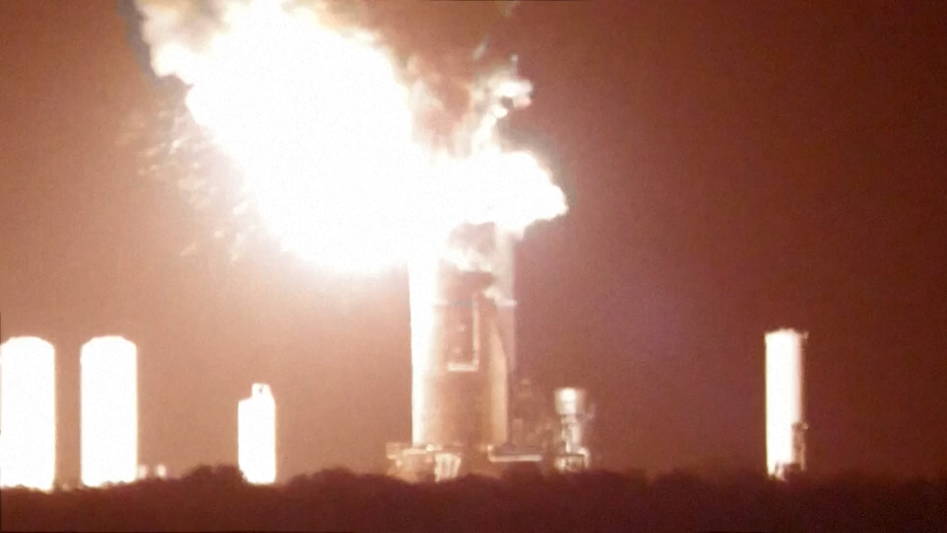 Video shows SpaceX Starship explode at test site