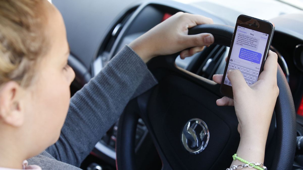 Investigating rumor cellphone ‘touch law’ implemented in 31 states on June 5, 2025