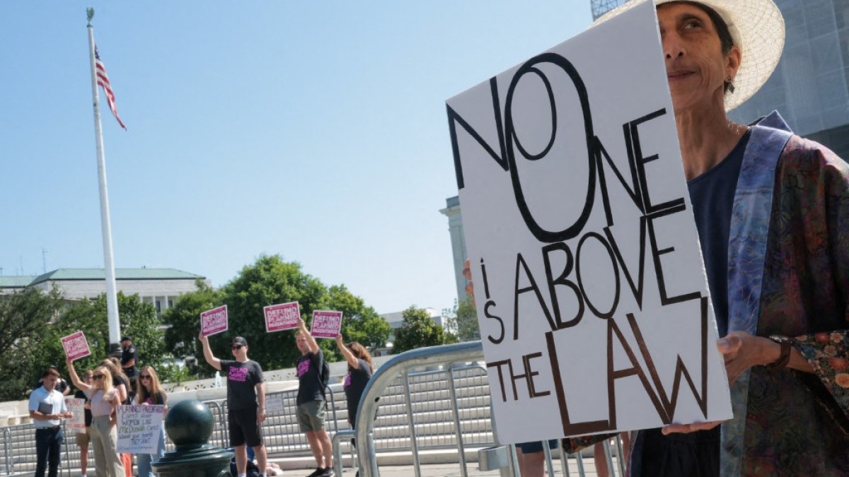 Supreme Court lets Trump restart deporting migrants to ‘third countries’