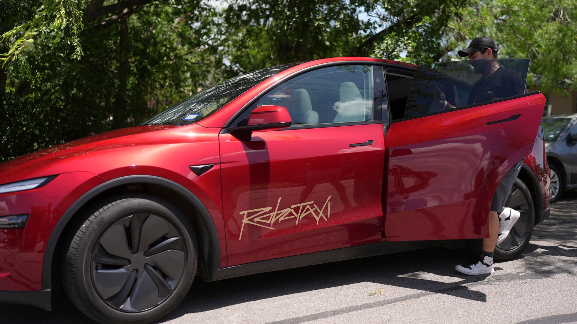 Videos show driverless Teslas braking hard without warning – and on wrong side of the road
