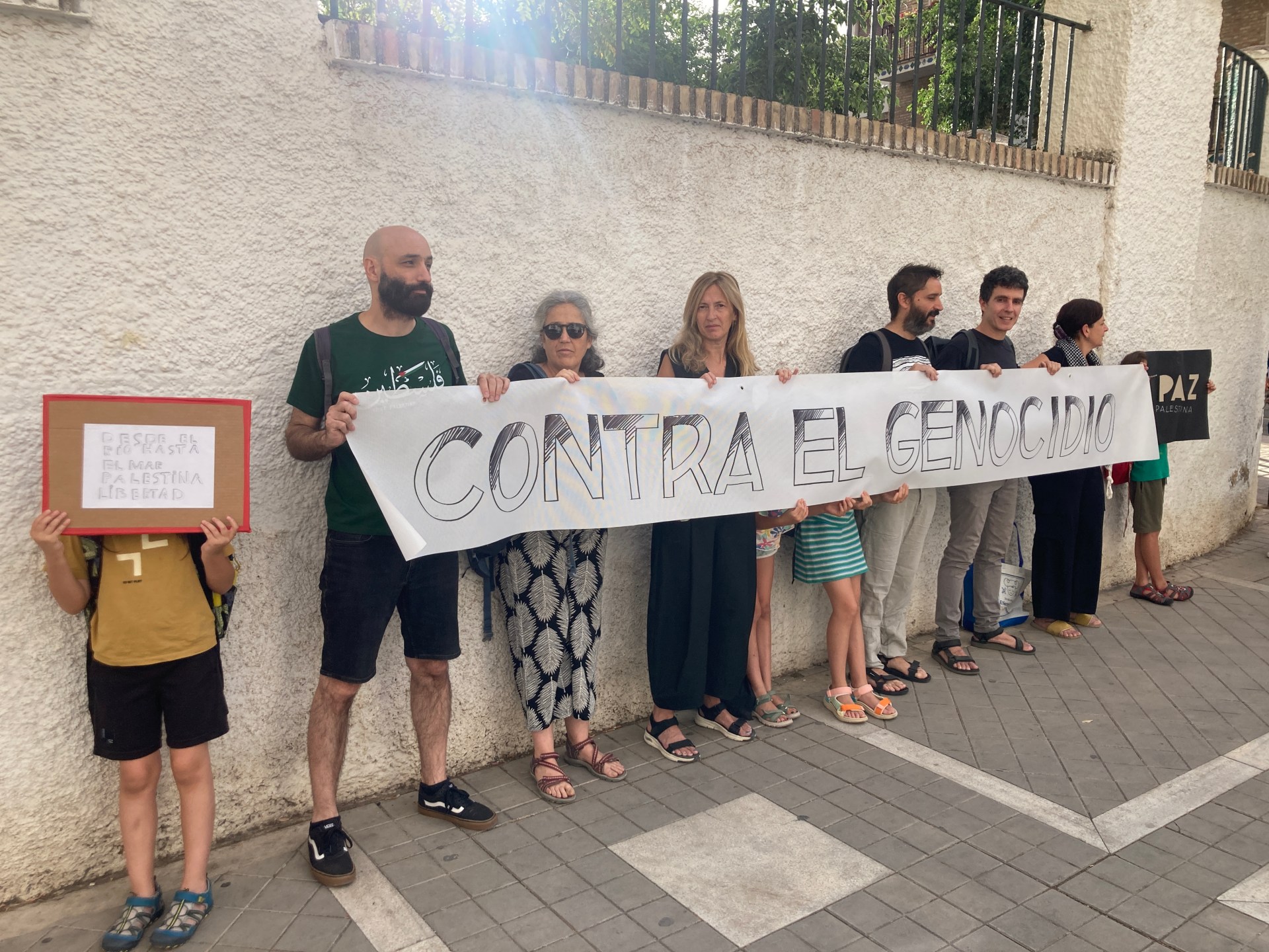 In Spain, parents gather at school gates to remember Gaza’s child victims
