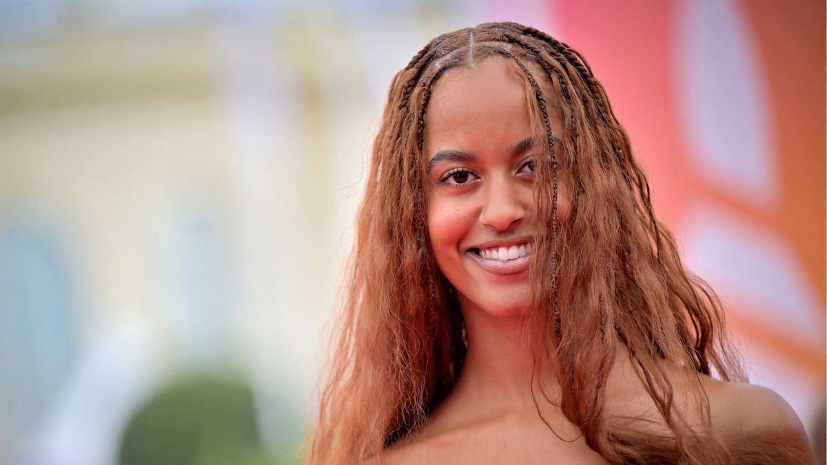 Exposing claim that Malia Obama received around $2.5M from USAID