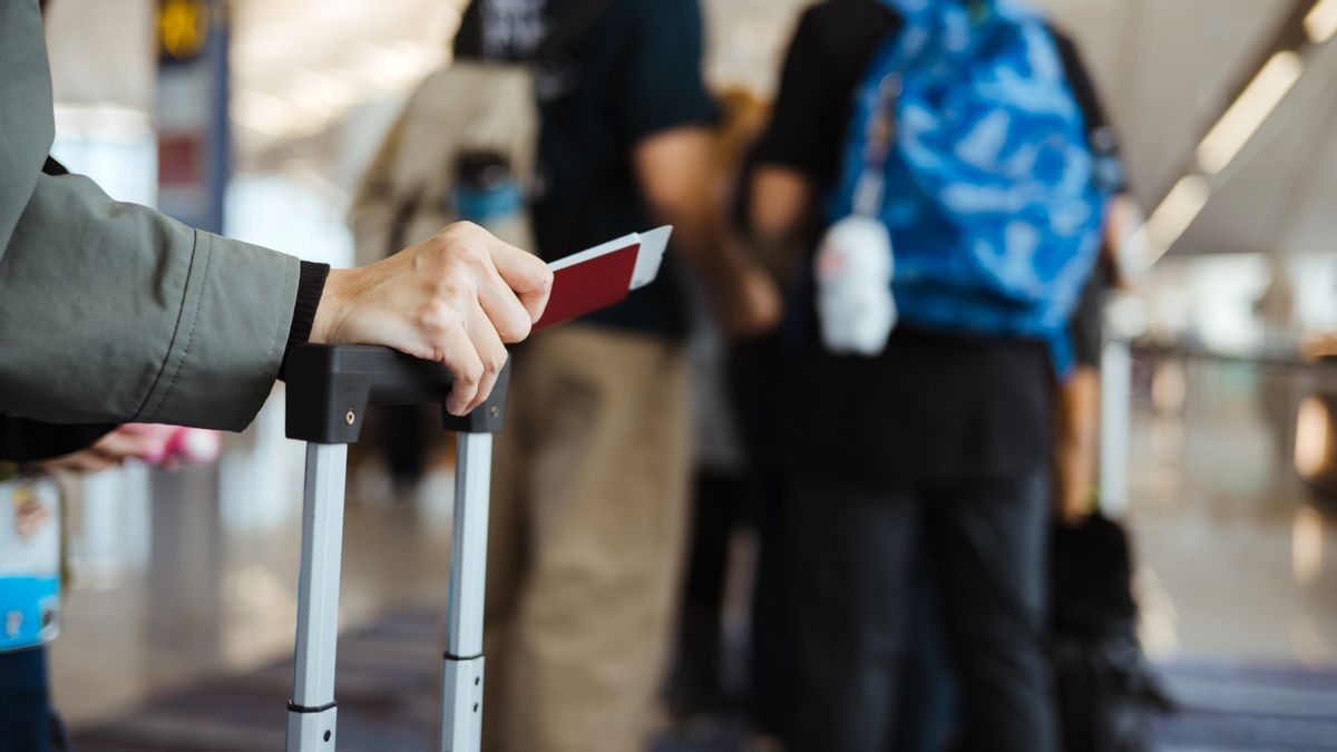 Examining claims database allows countries to detain ICE agents for human rights violations