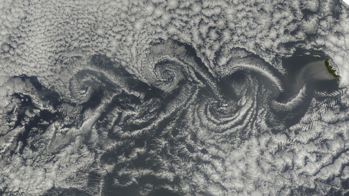 Stunning cloud vortices swirl off 6 different Atlantic islands — Earth from space