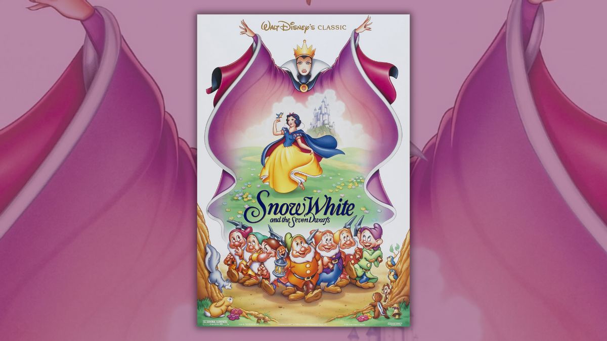 Does Evil Queen actually say ‘Magic mirror on the wall’ in Disney’s original Snow White movie?