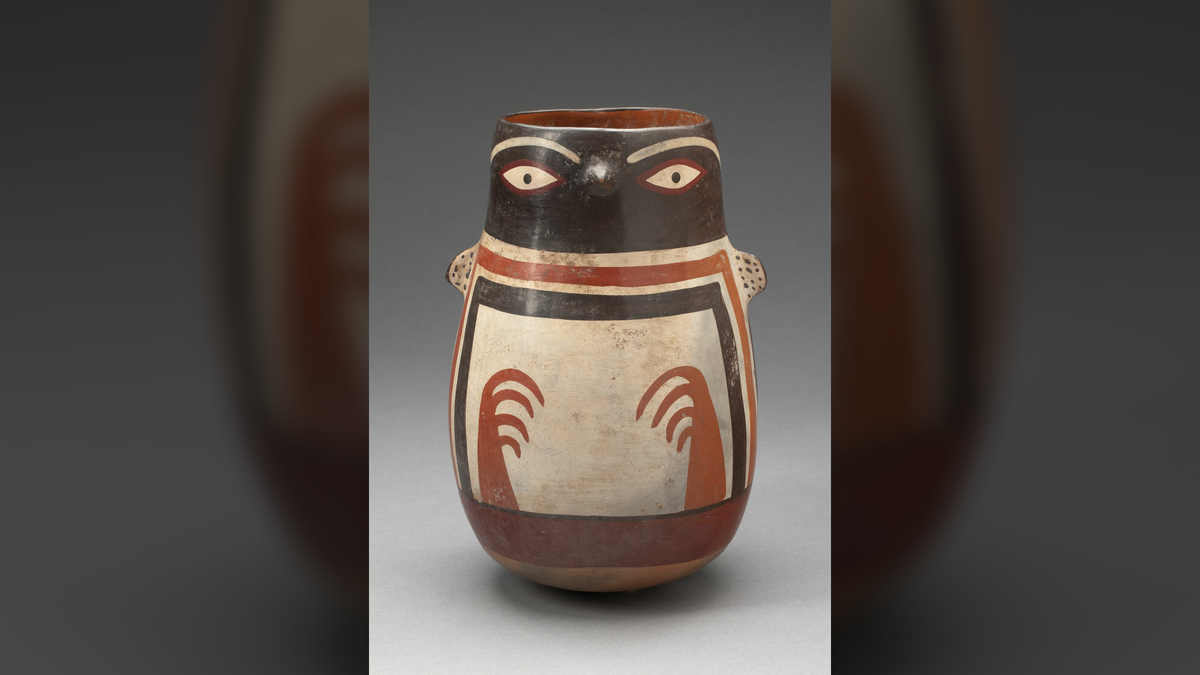Penguin Vessel: 1,600-year-old Nazca depiction of a cold-water Humboldt penguin that lives in tropical Peru