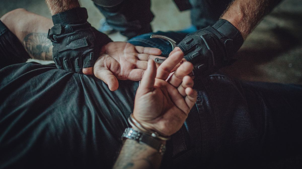 Is ICE ‘deputizing’ bounty hunters to arrest undocumented immigrants? Here’s what we know