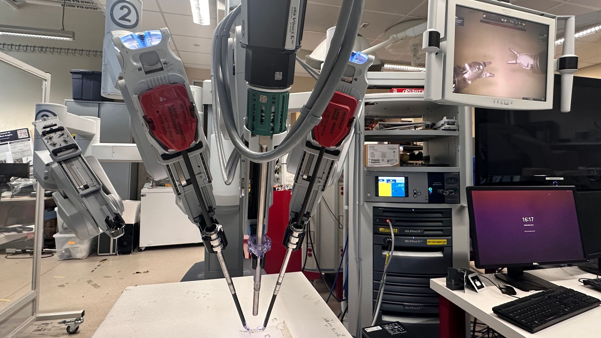 Robot performs realistic surgery ‘with 100% accuracy’