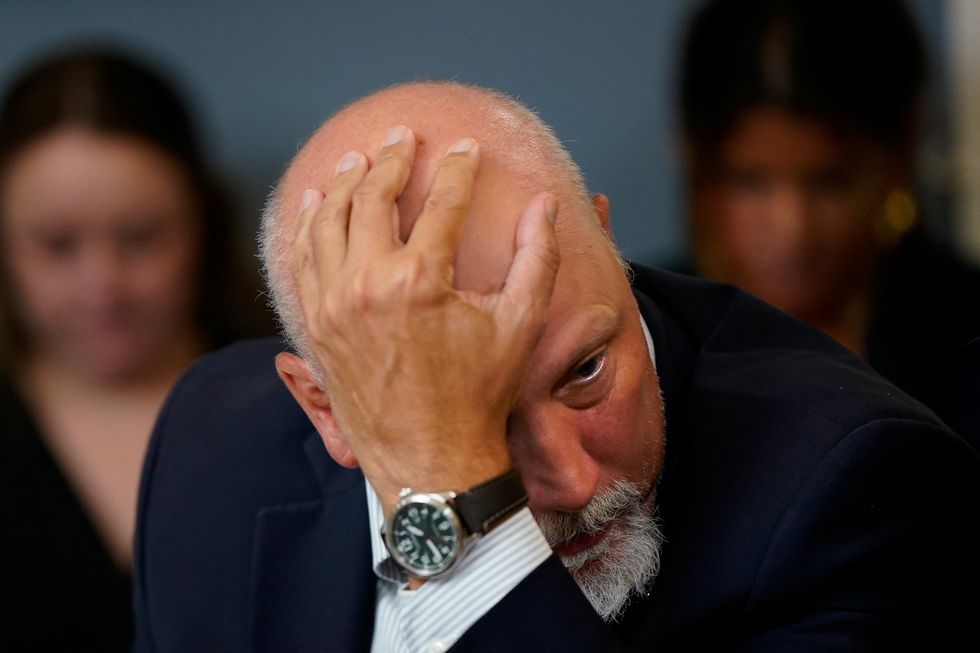 ‘Gonna fold’: Reporter scoffs at deficit hawk’s budget revolt
