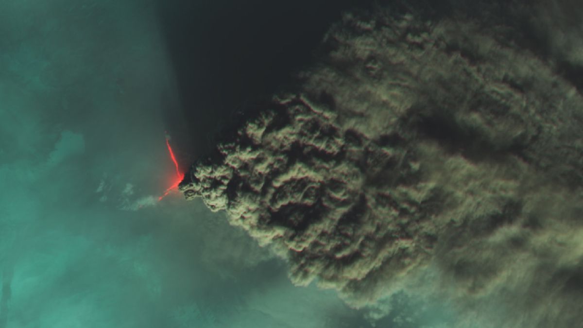 Russian volcano grows ‘devil horns’ and spits out 1,000-mile-long river of smoke — Earth from space