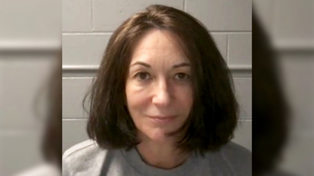 Breaking down claim Ghislaine Maxwell offered to testify about Epstein client list