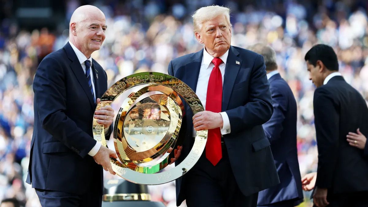 Don’t fall for video of FIFA president criticizing Trump for taking Club World Cup trophy
