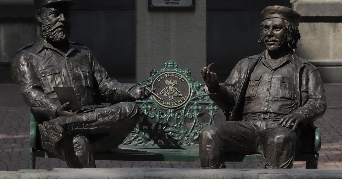 Mexico City bids adiós to monument to Castro and ‘Che’ Guevara