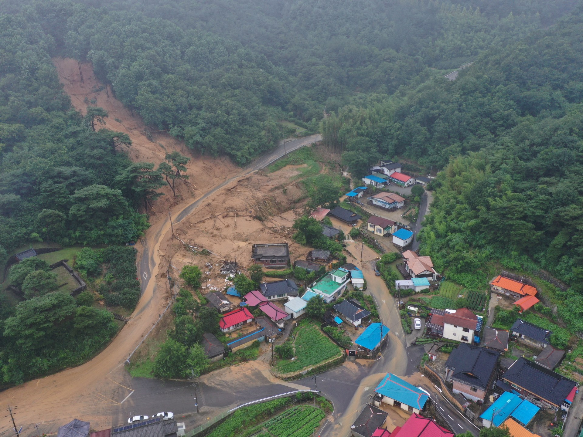 Death toll from S Korea rains rises to 18 as met agency warns of heatwaves