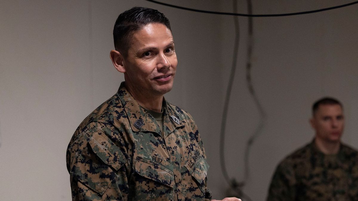 Clarifying claim ICE deported sergeant major of Marine Corps