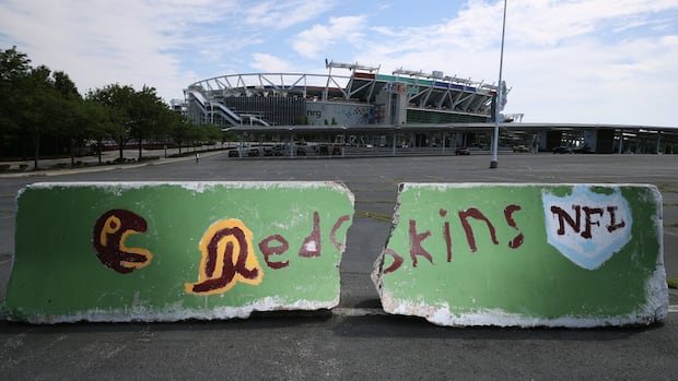 Trump is serious about wanting Washington Commanders to revert to Redskins: White House