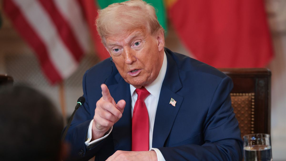 Unpacking claim new Trump law automatically marries unwed couples after 5 years
