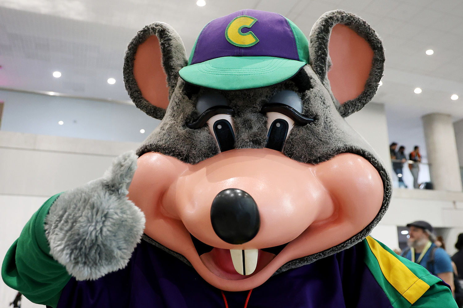 ‘Chuck E. Cheese’ handcuffed and arrested in Florida on charges of using a stolen credit card