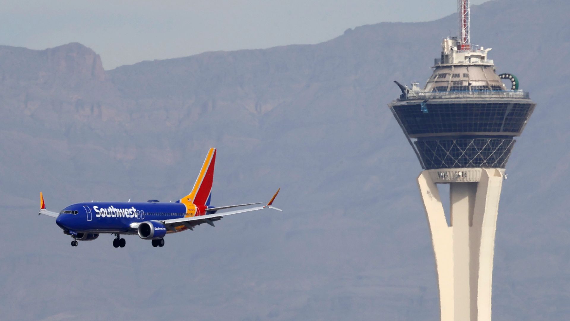 ‘It was pandemonium’: Plane makes dramatic plunge to avoid another aircraft