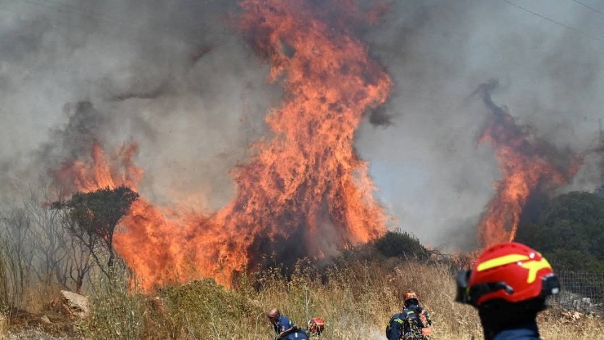 Greece battles major wildfires amid persistent heatwave