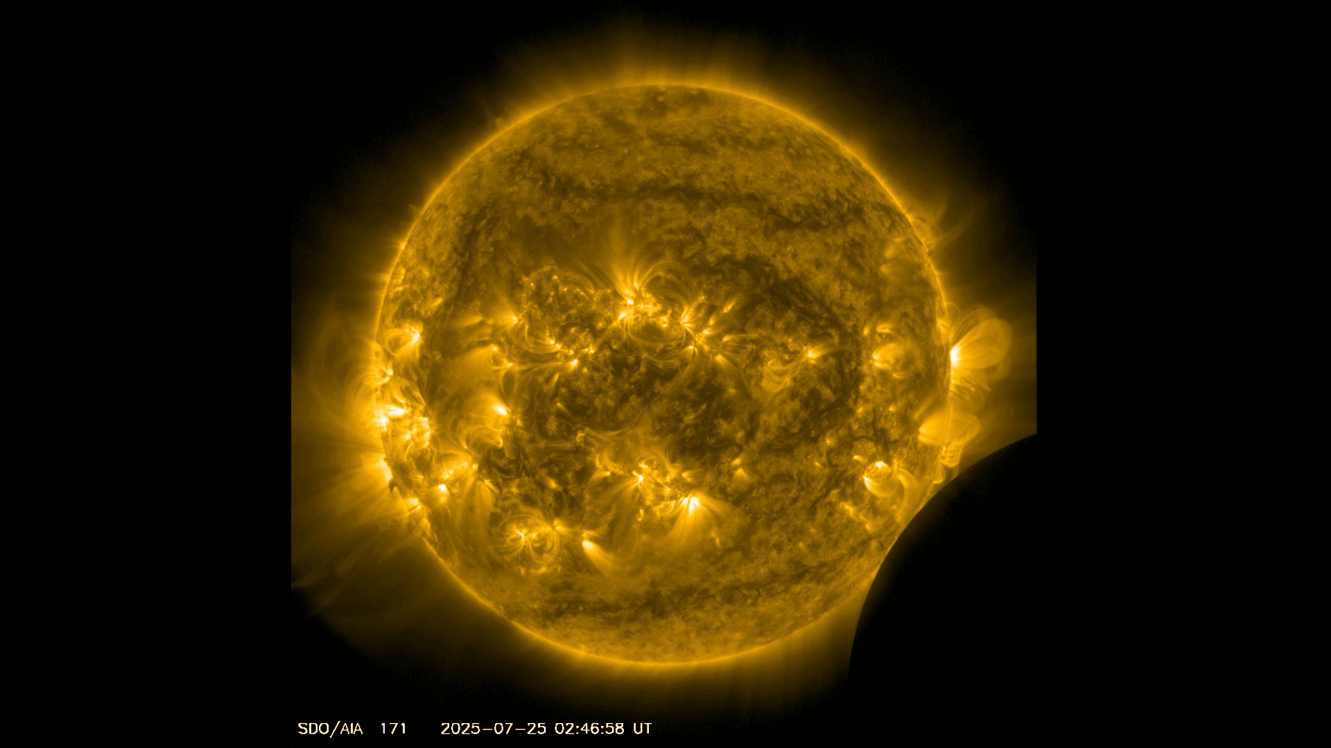NASA spacecraft snaps images of lunar transit and Earth eclipse on the same day — see the photos