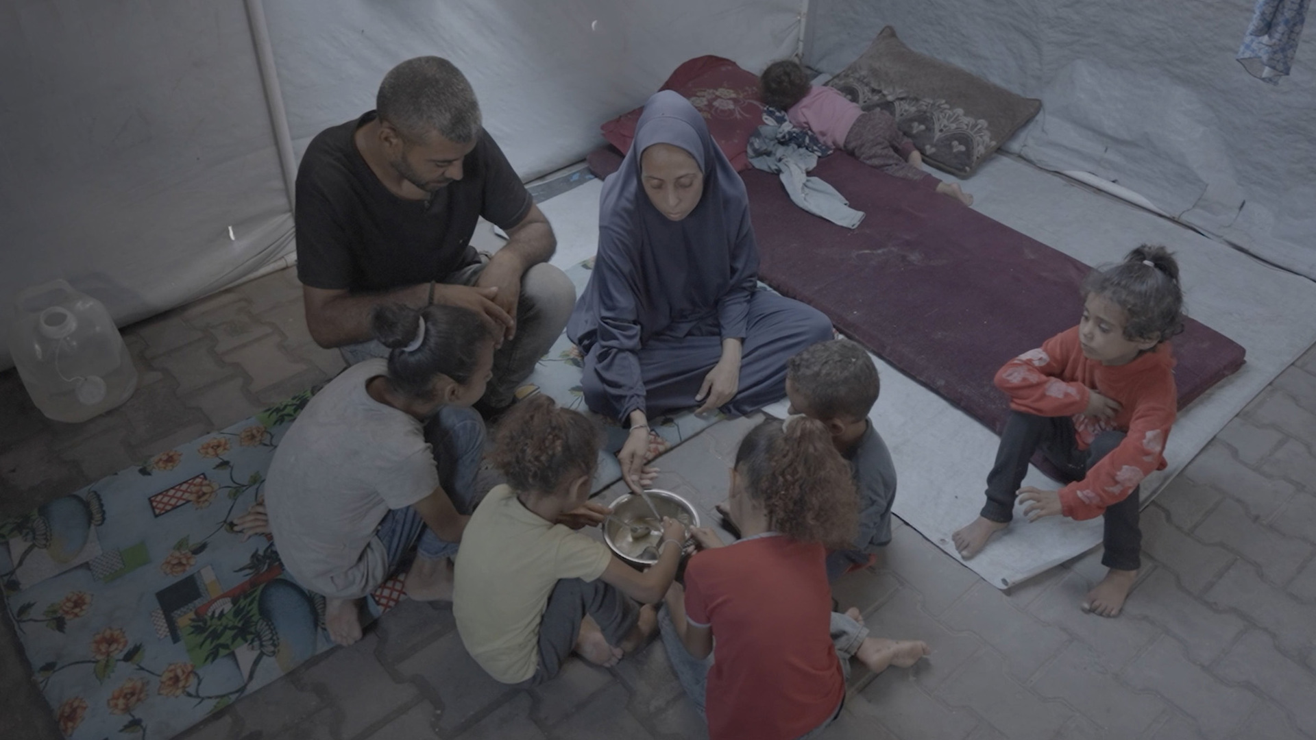 A day in the life of a Palestinian family seeking food in Gaza
