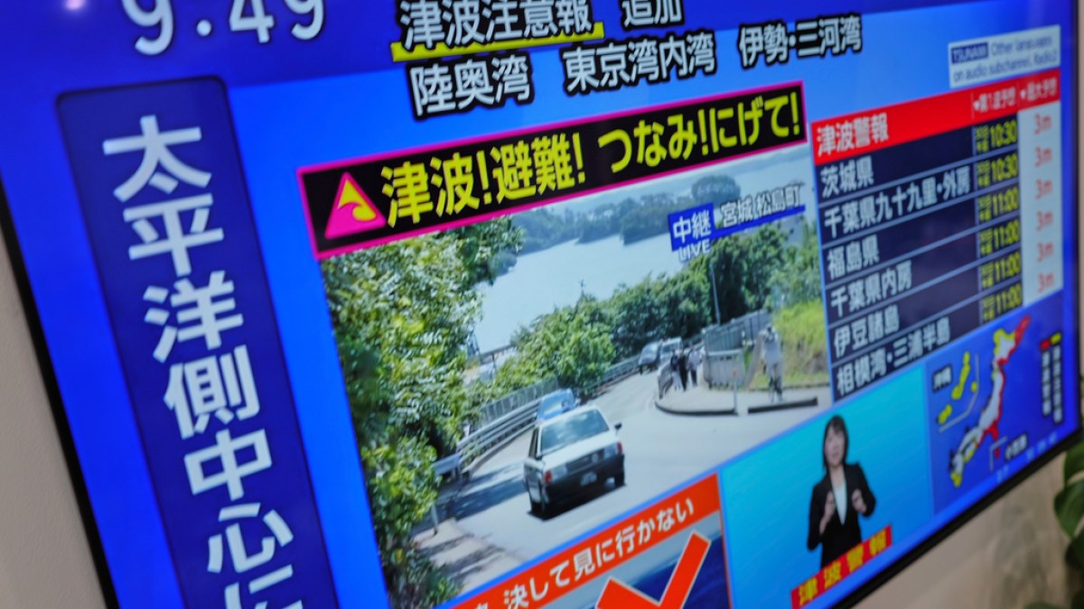 Tsunami alerts issued for US, Japan, Philippines after massive earthquake
