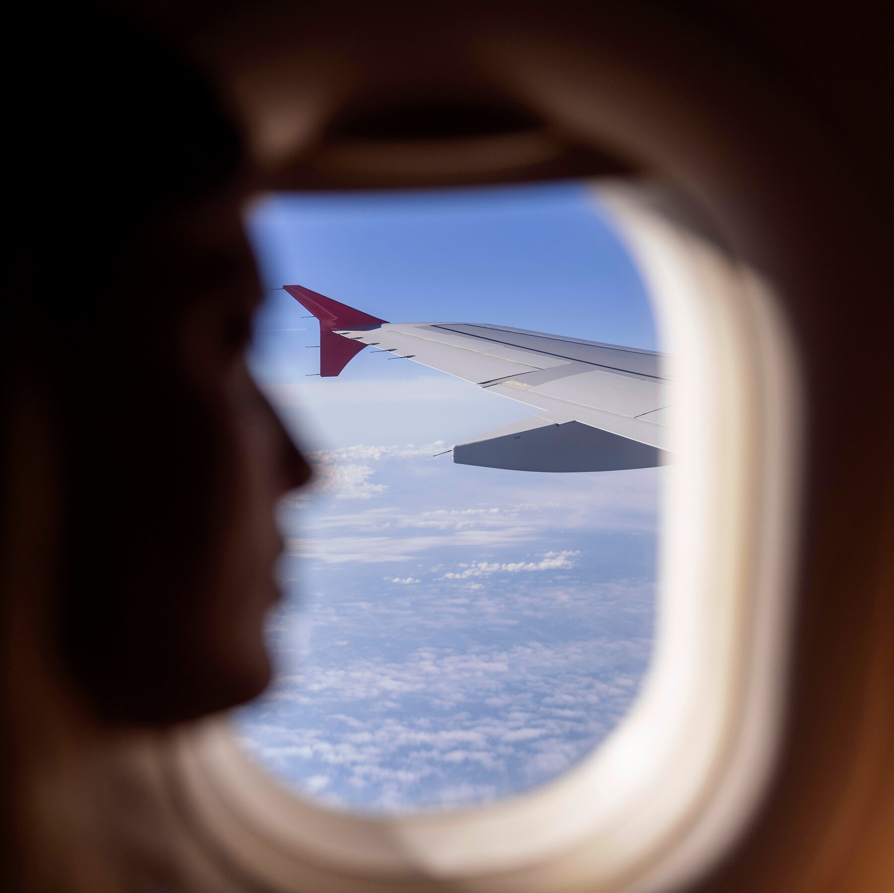Can An App Help You Tackle Jetlag? We Put Two to the Test.
