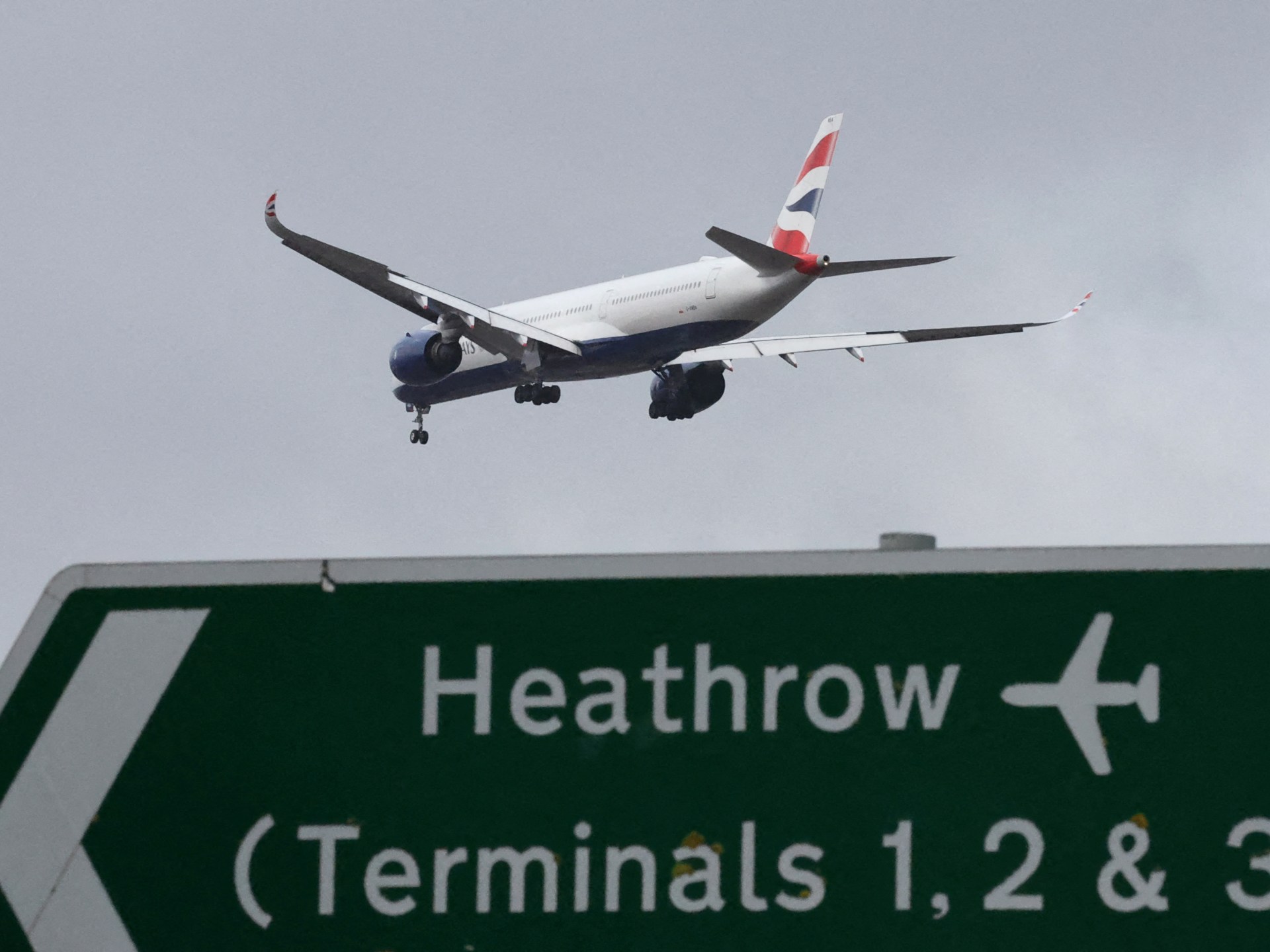 UK flights disrupted after air traffic control ‘technical issue’