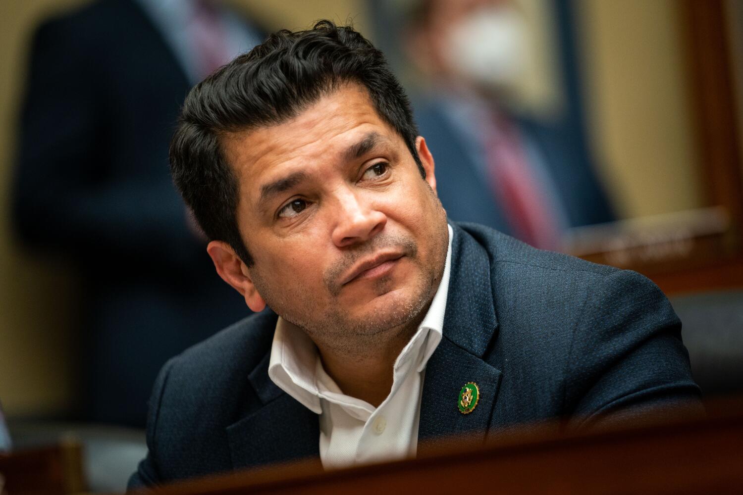 A dozen Democrats sue ICE for preventing detention center oversight visits