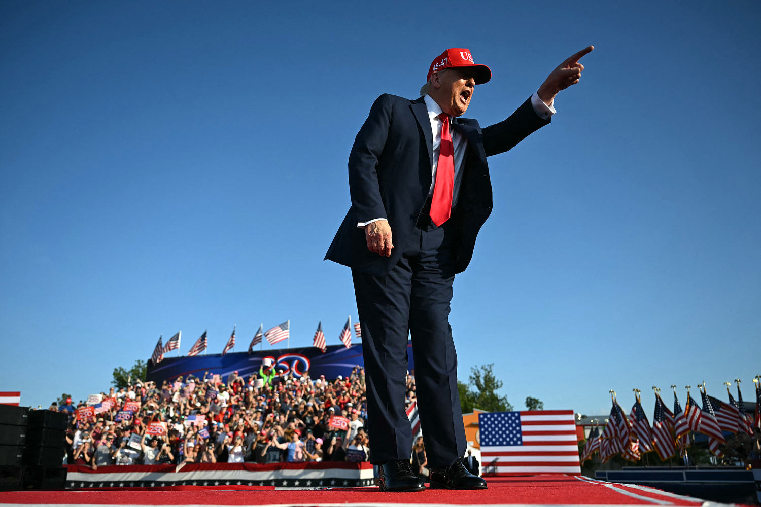 Trump’s super PAC raises a massive $177 million, bolstering his political influence