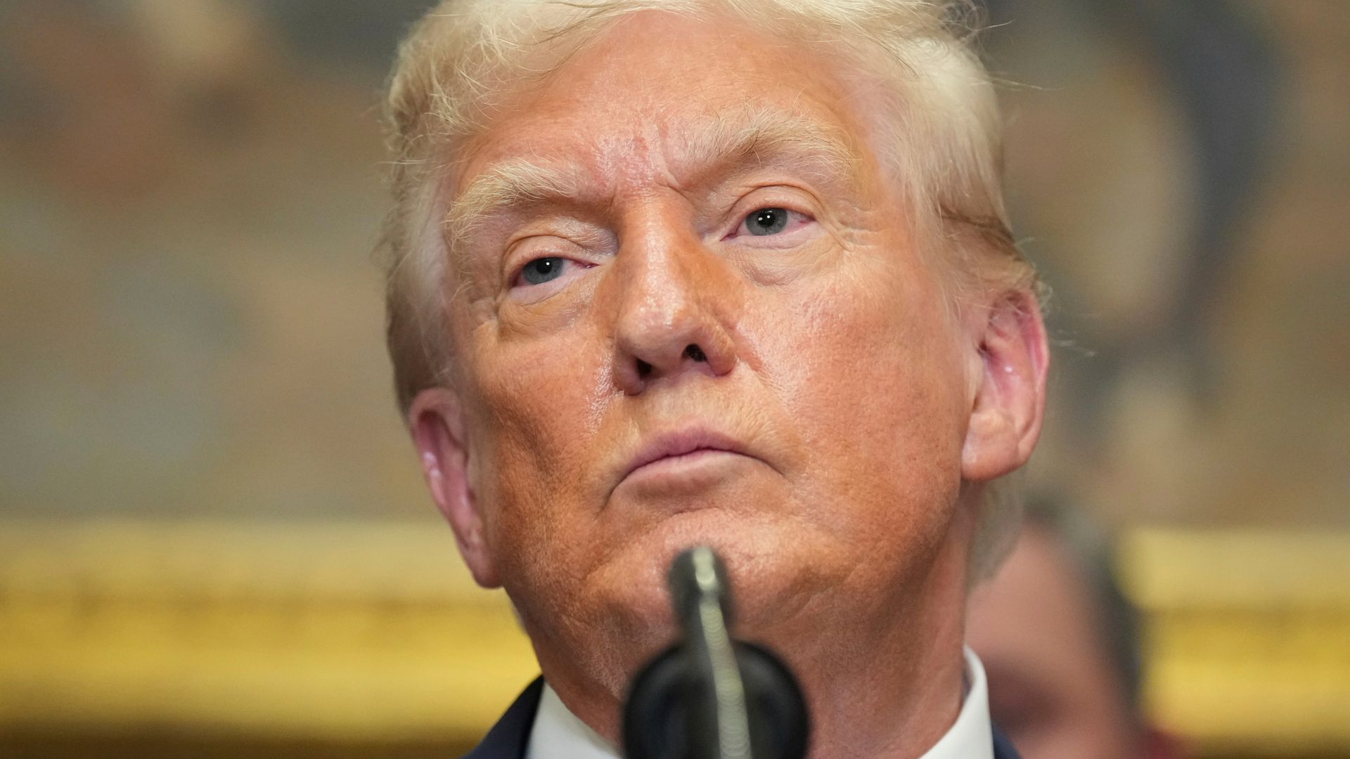 Trump orders two nuclear subs to be moved closer to Russia