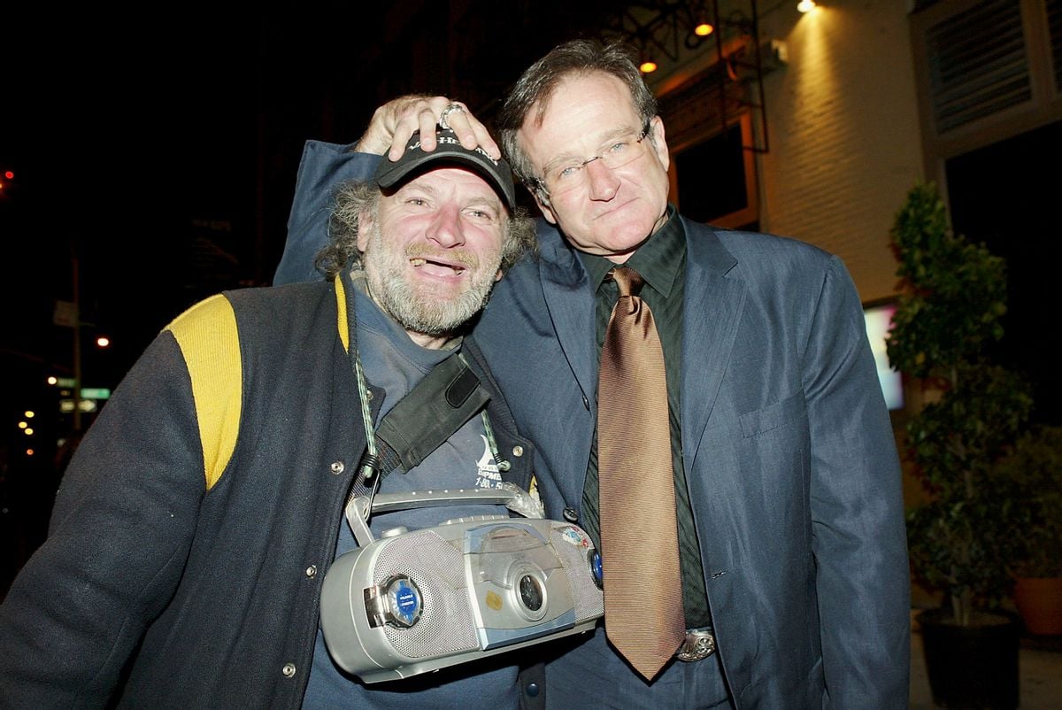 Robin Williams had contract clause requiring his movies to hire homeless people?