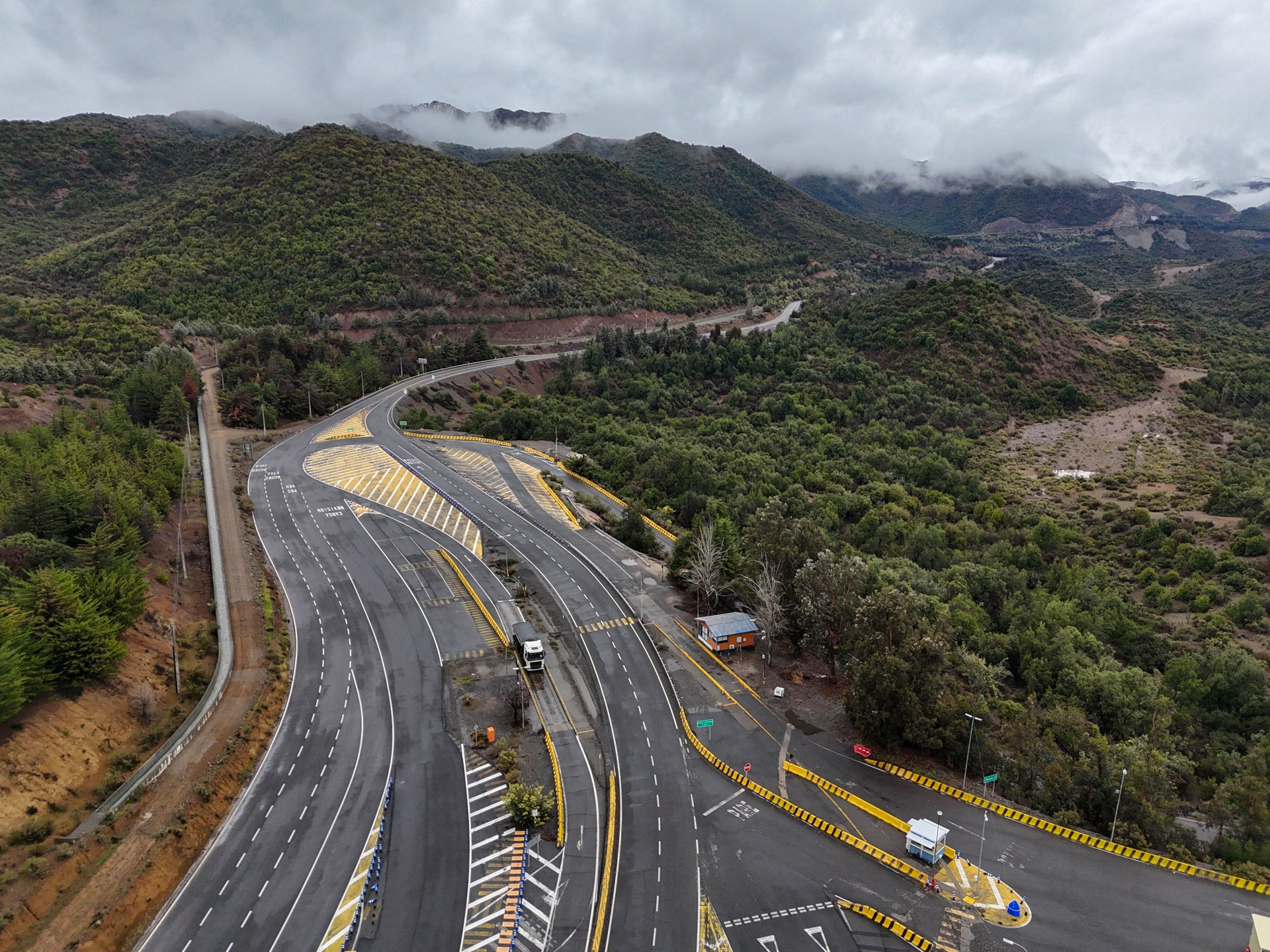 One dead, five trapped after giant Chile copper mine collapses