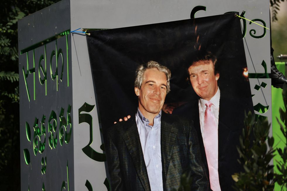 ‘I didn’t!’ Insider tells of frantic Trump call after latest Epstein accusation