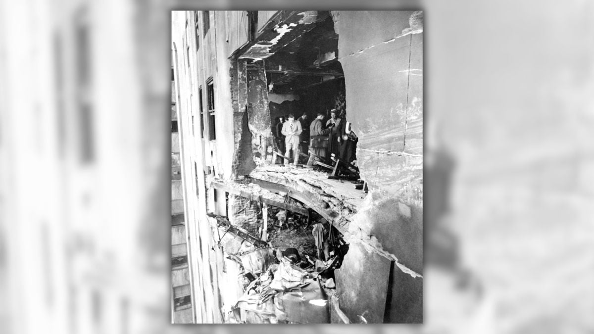 Did a B-25 bomber plane crash into the Empire State Building in 1945?