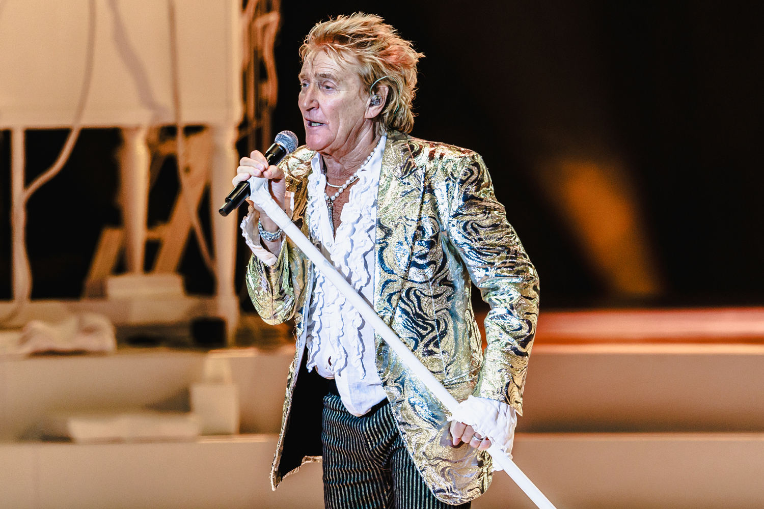 Rod Stewart faces backlash for AI video of Ozzy Osbourne taking selfies with other dead musicians
