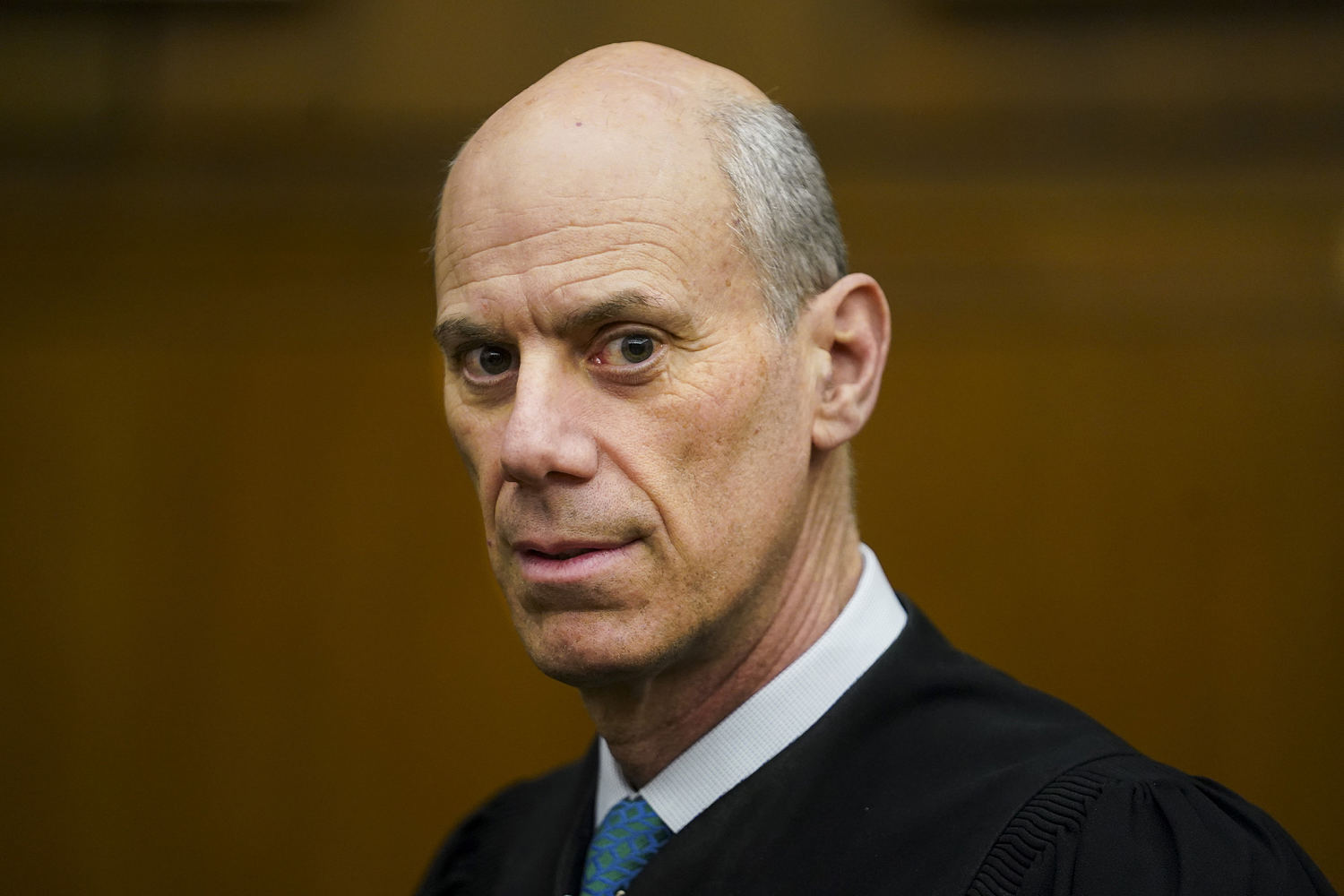 Appeals court blocks contempt proceedings against Trump officials over deportations