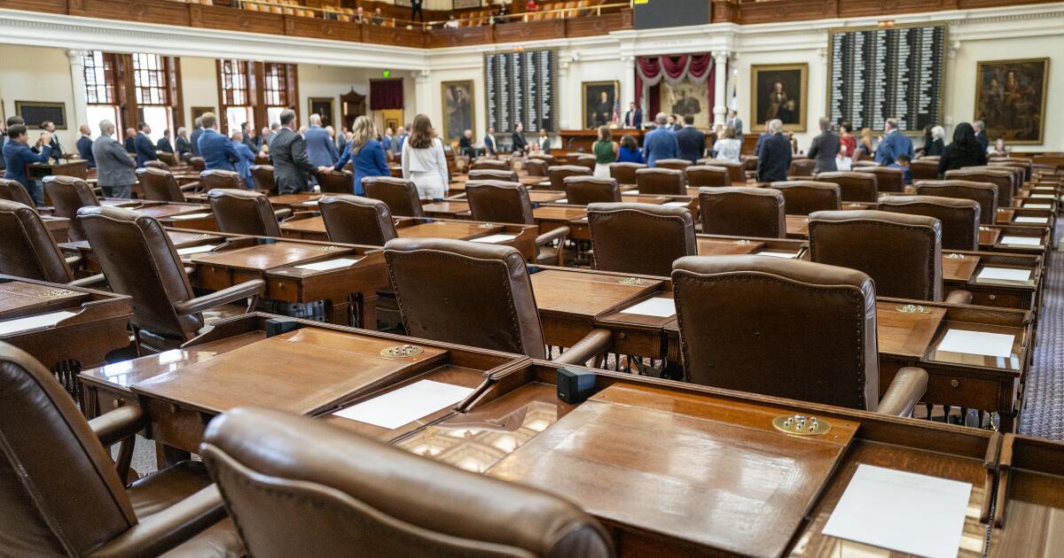 Newsom welcomes Texas Democrats who fled to foil Trump’s redistricting plan