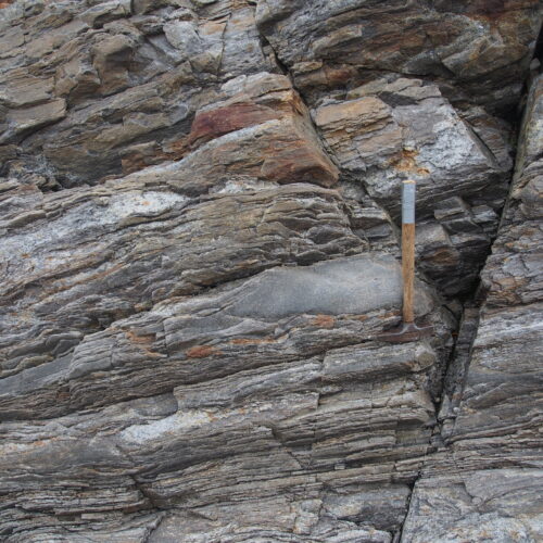How old is the earliest trace of life on Earth?