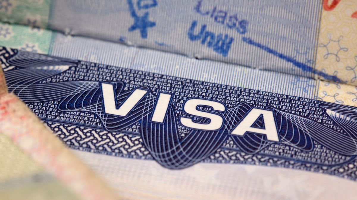 What we know about claim ICE detained New Zealand mom and son