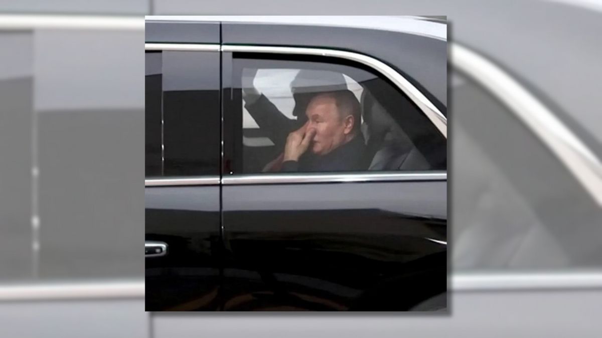 Photo showing Putin holding nose in car with Trump doesn’t pass sniff test
