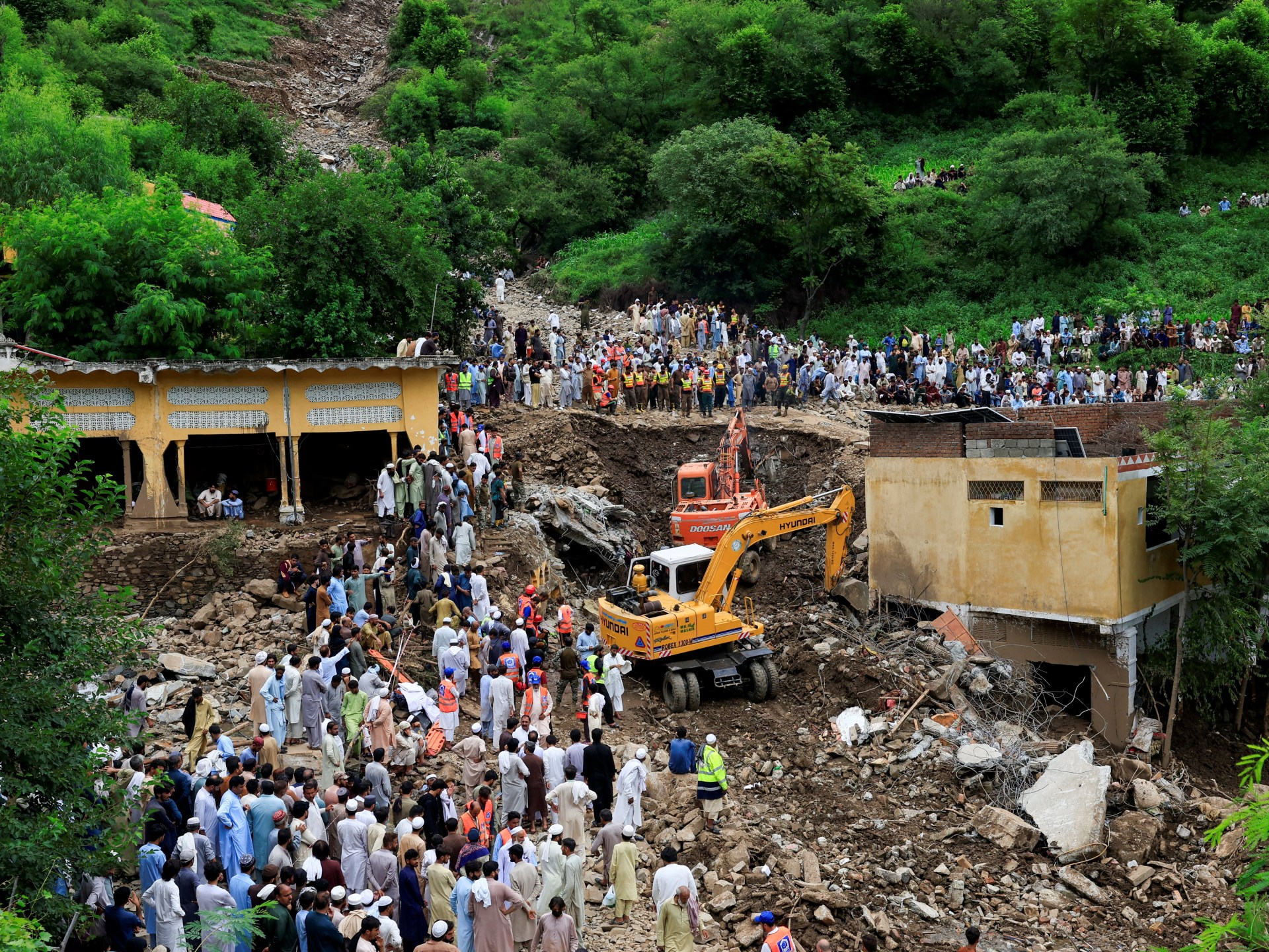 Pakistan restores electricity, reopens roads after floods kill hundreds