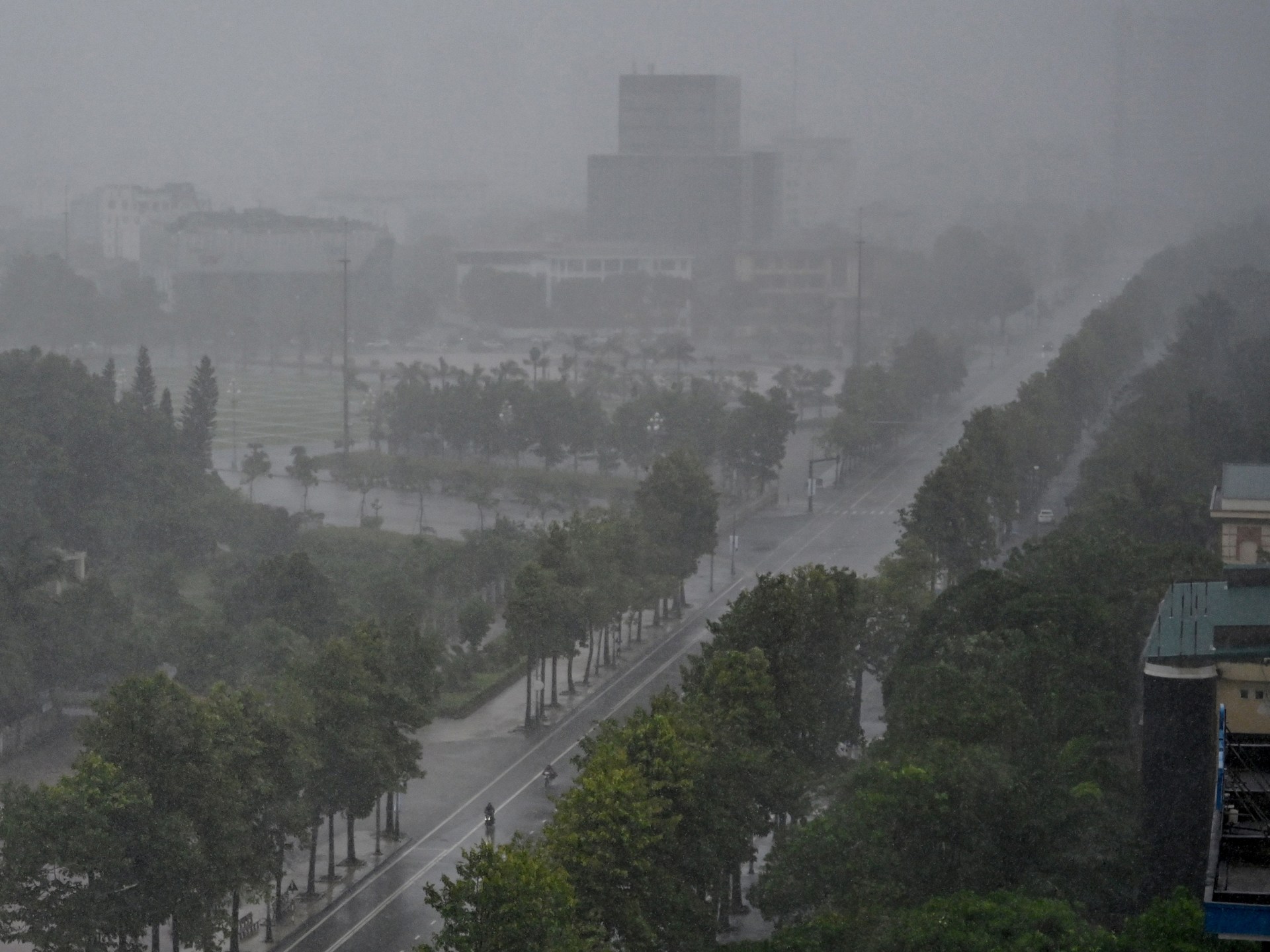 Vietnam prepares to evacuate half a million people ahead of Typhoon Kajiki