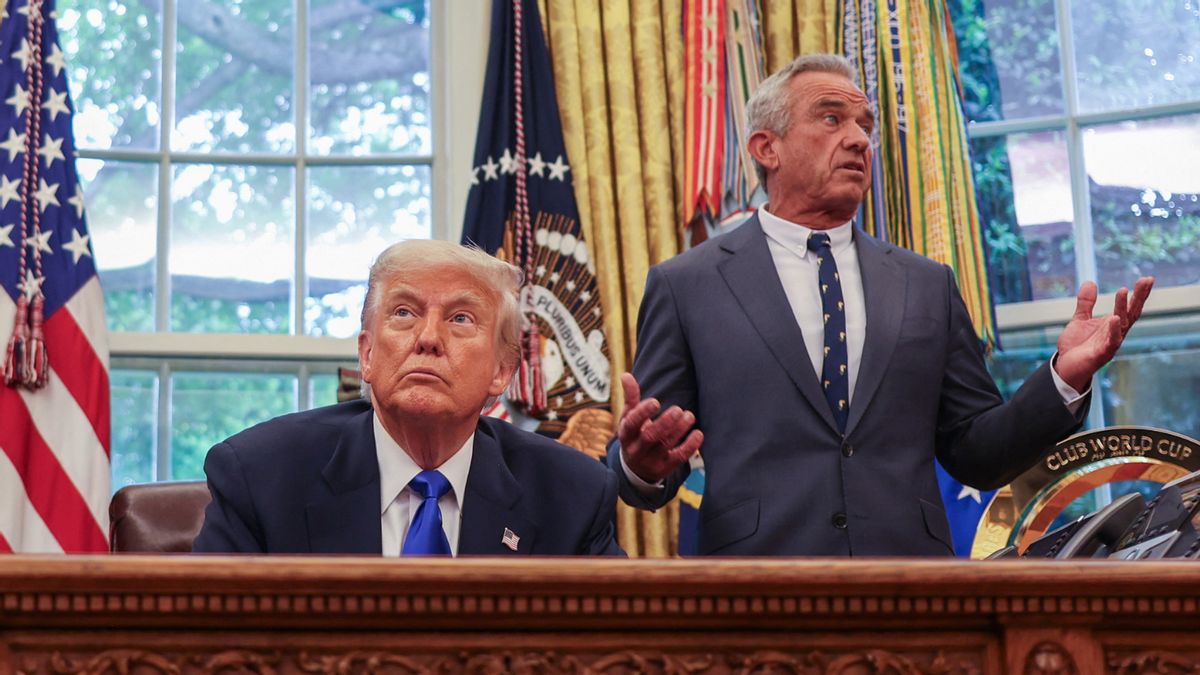 Unpacking rumor Trump and RFK Jr. plan to ban COVID-19 vaccine