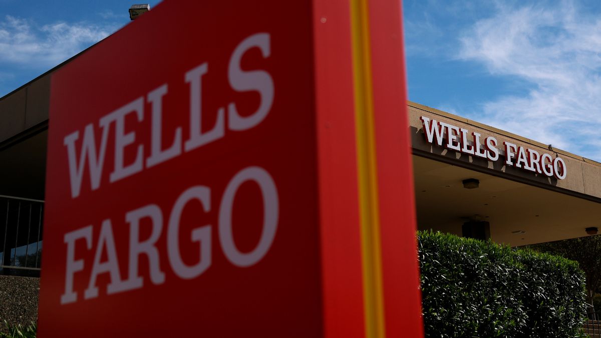 Wells Fargo execs got reduced fines for fraud, but no evidence it was due to bank’s donation to Trump’s inauguration