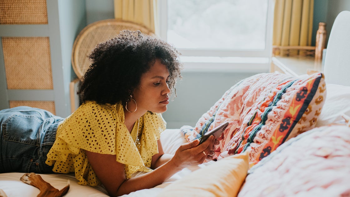 Is It True That People Can Read Your Text Messages? This Latest Scam Is A Doozy