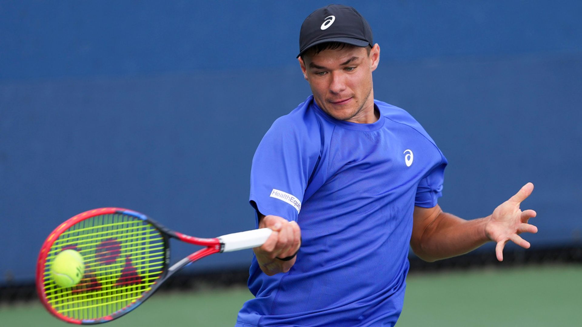 Man who snatched cap from boy at US Open apologises